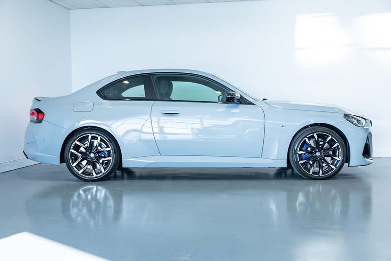 2026 BMW M240i xDrive image 3