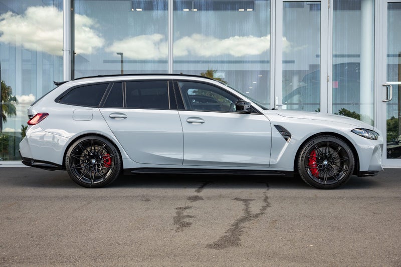2026 BMW M3 M3 Competition Touring image 3