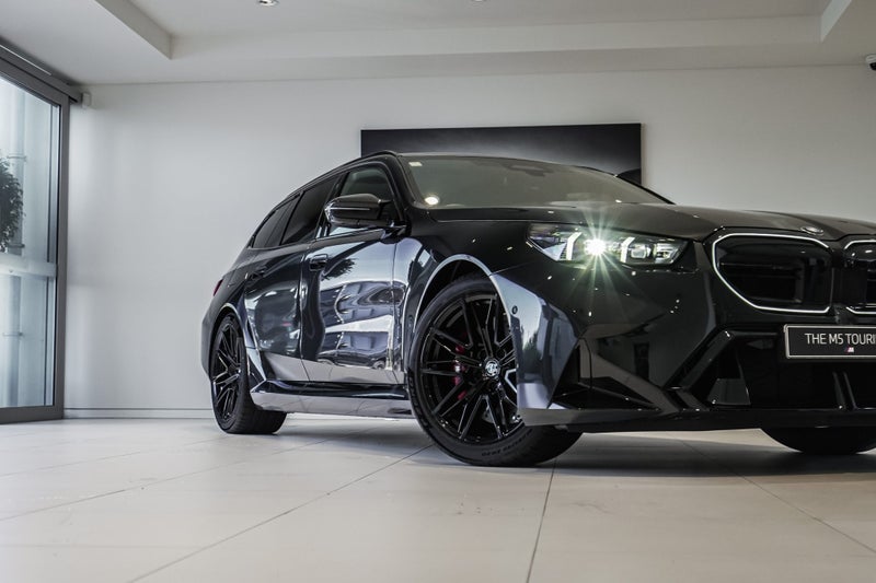 2026 BMW M5 Touring image 2