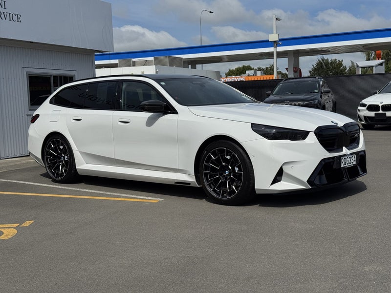 2026 BMW M5 Touring - luxurious, Brutally fast,... image 3