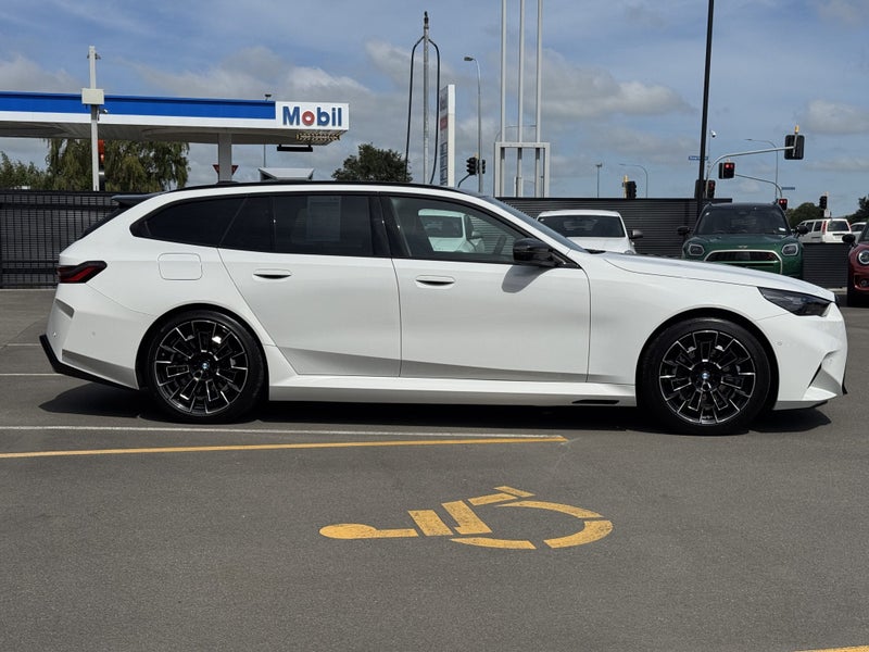 2026 BMW M5 Touring - luxurious, Brutally fast,... image 4
