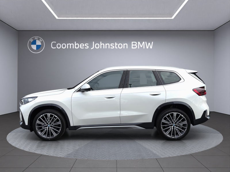 2026 BMW X1 sDrive18i image 3