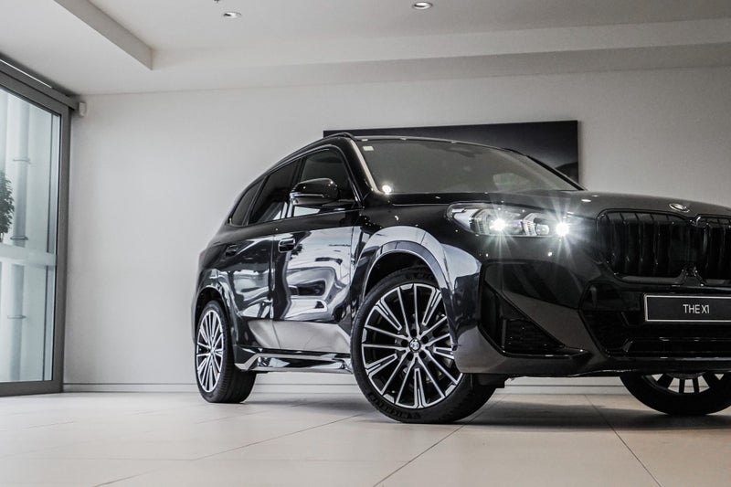 2026 BMW X1 sDrive18i image 2