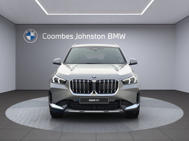 2026 BMW X1 sDrive18i image 2