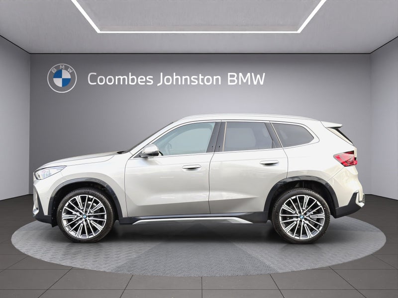 2026 BMW X1 sDrive18i image 3