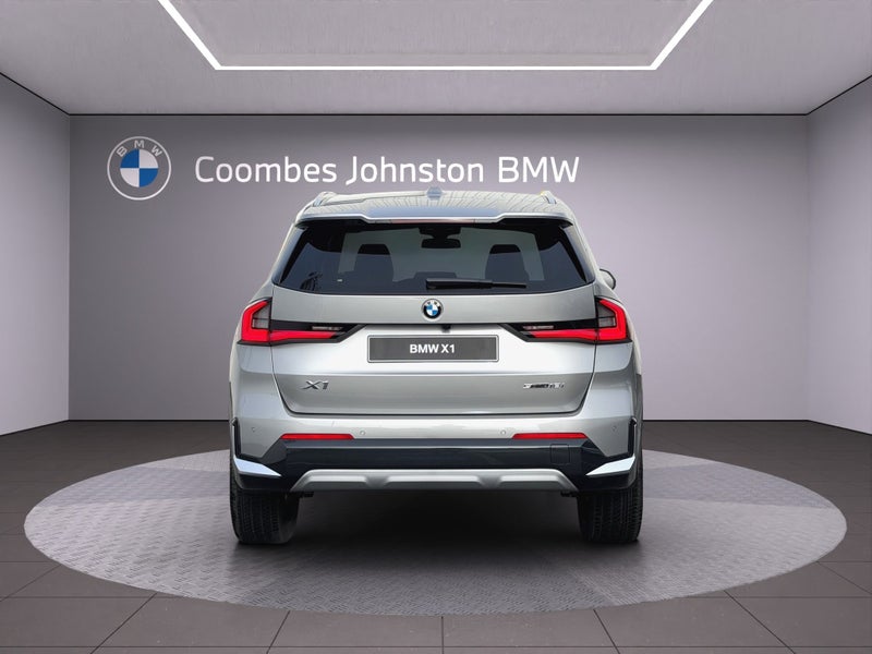 2026 BMW X1 sDrive18i image 5