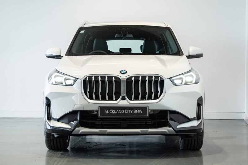 2026 BMW X1 sDrive18i image 3