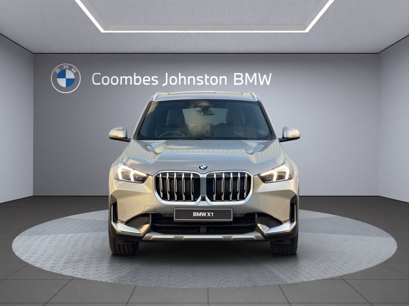 2026 BMW X1 sDrive18i image 2