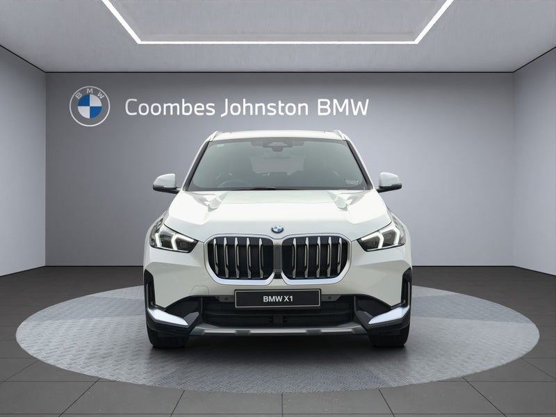 2026 BMW X1 sDrive18i image 2