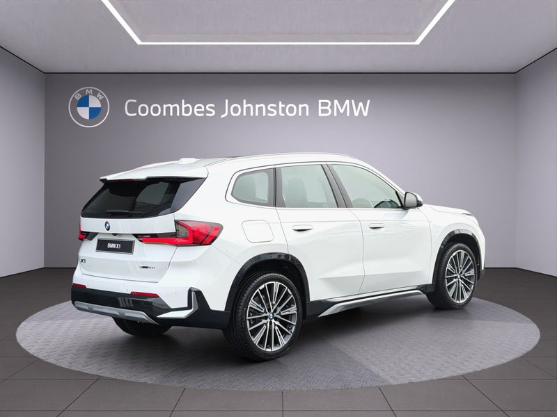 2026 BMW X1 sDrive18i image 5