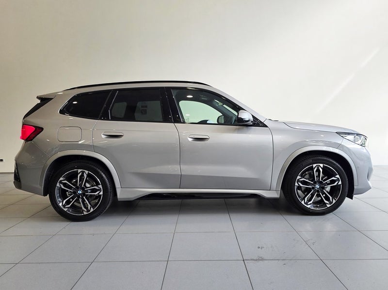 2026 BMW X1 sDrive18i Sport Collection image 3