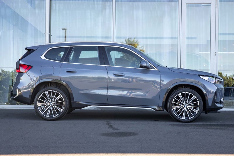 2026 BMW X1 X1 sDrive18i image 4