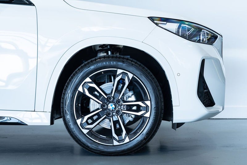 2026 BMW X1 X1 sDrive18i image 3