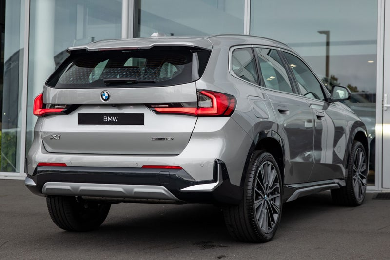2026 BMW X1 X1 sDrive18i image 3