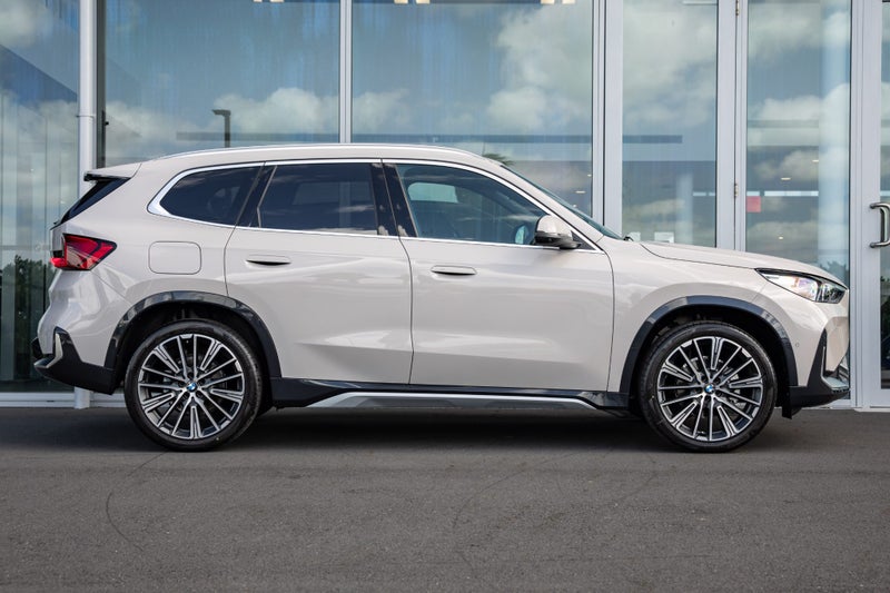 2026 BMW X1 X1 sdrive18i image 4