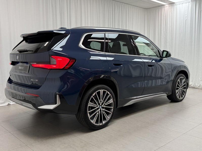 2026 BMW X1 X1 sDrive18i + Innovations image 3