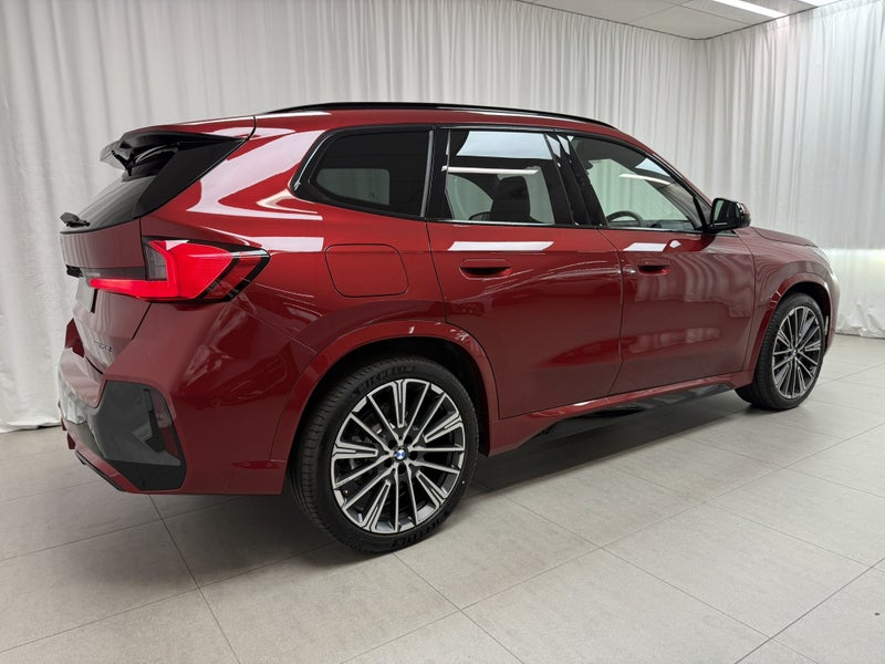 2026 BMW X1 X1 xDrive25e image 3