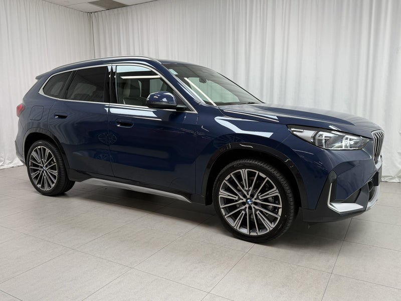 2026 BMW X1 X1 xDrive25e + Innovations Package image 2