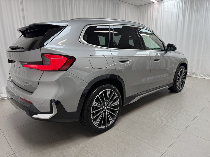 2026 BMW X1 X1 xDrive25e + Innovations Package image 3