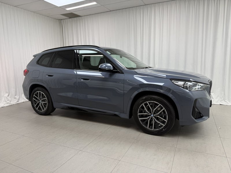 2026 BMW X1 X1 xDrive25e + Innovations Package image 2