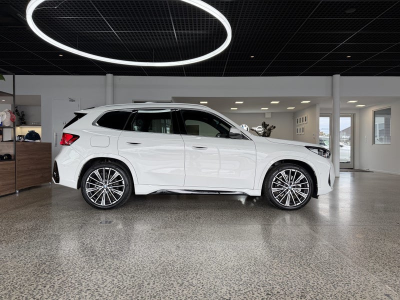 2026 BMW X1 xDrive 25e M-Sport PhEV image 3