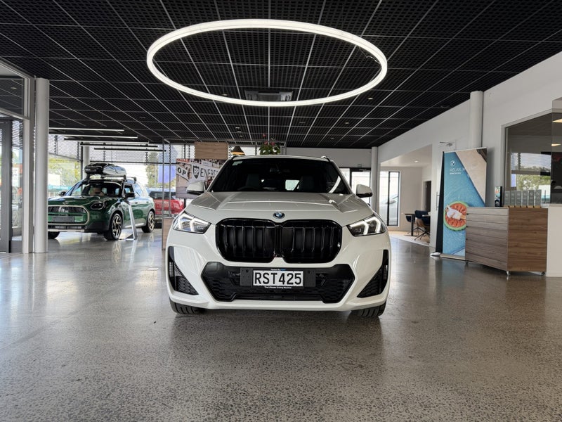 2026 BMW X1 xDrive 25e PhEV image 2