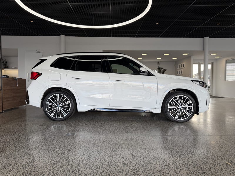 2026 BMW X1 xDrive 25e PhEV image 3