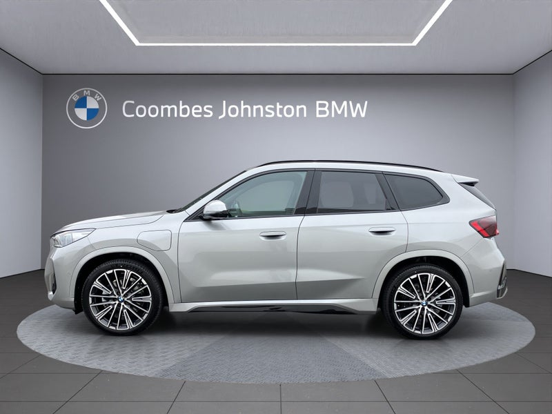 2026 BMW X1 xDrive25e M Sport image 3