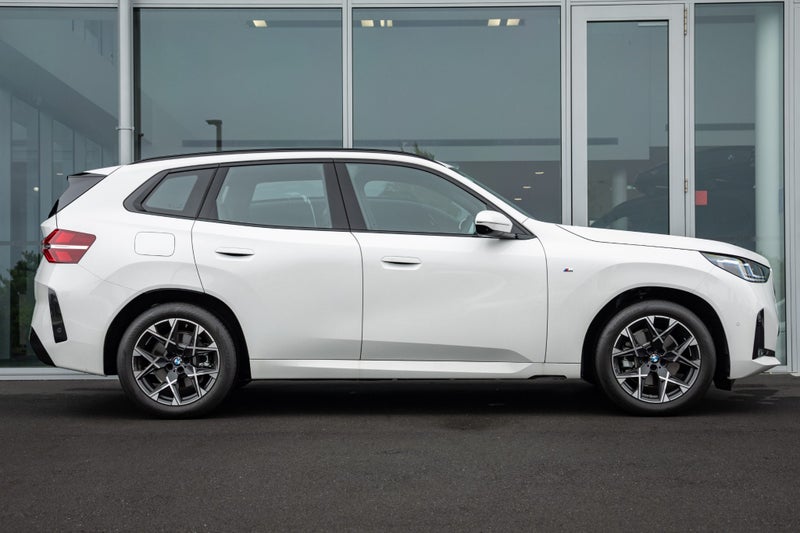 2026 BMW X3 20 xDrive image 4