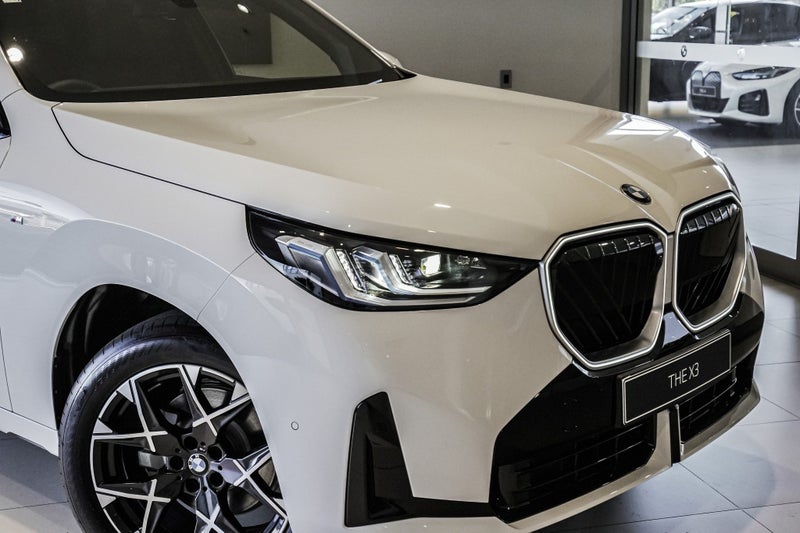 2026 BMW X3 20 xDrive image 3