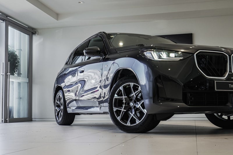 2026 BMW X3 20 xDrive image 2