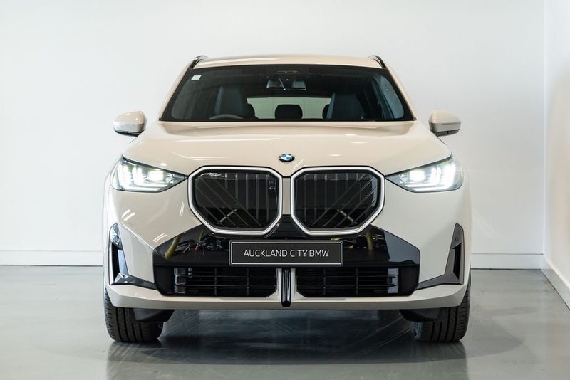 2026 BMW X3 20 xDrive image 2