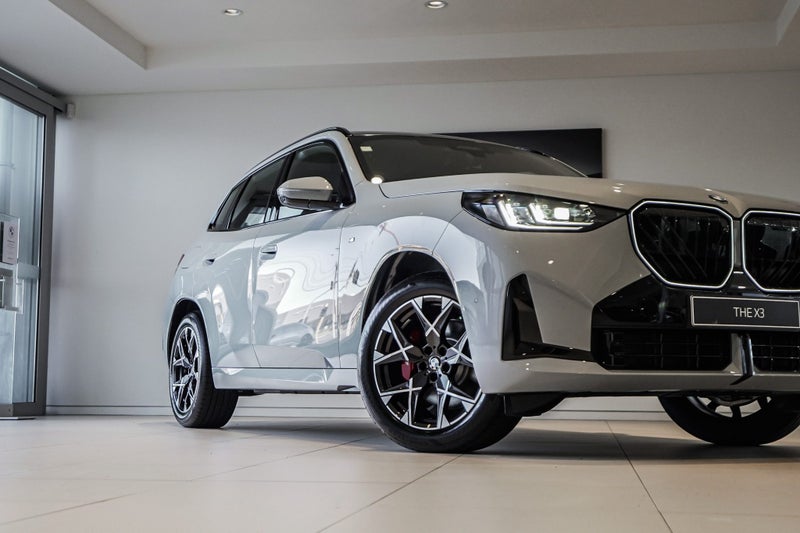 2026 BMW X3 20 xDrive image 2