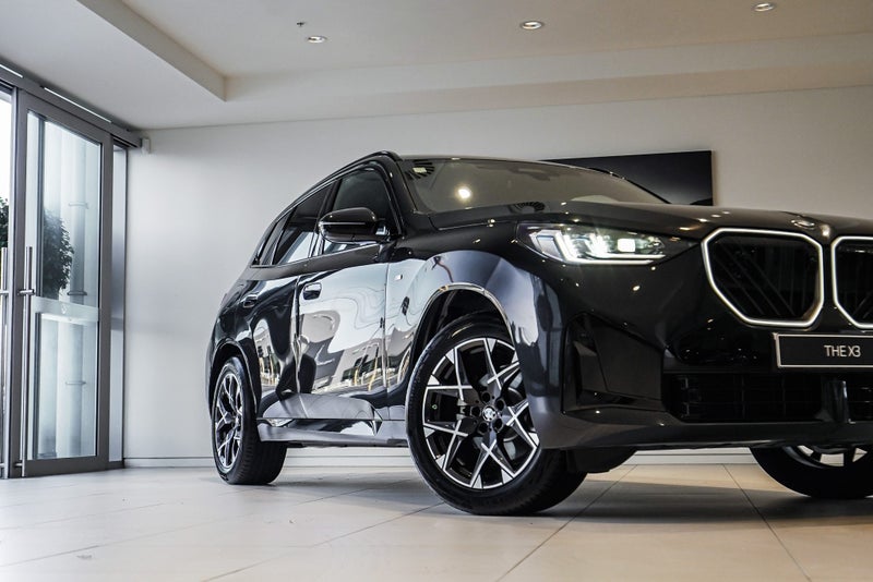 2026 BMW X3 20 xDrive image 2