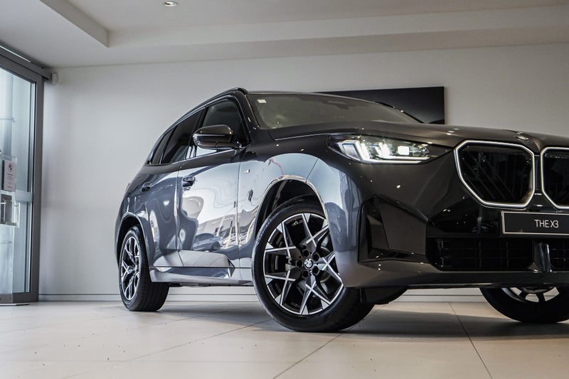 2026 BMW X3 20 xDrive image 2
