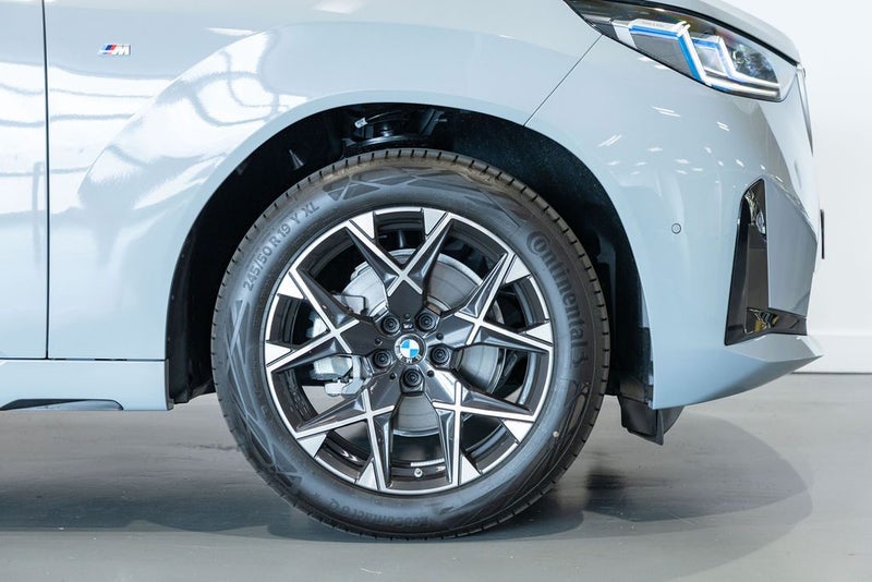 2026 BMW X3 20 xDrive image 2