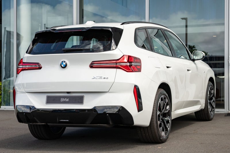 2026 BMW X3 20 xDrive image 3