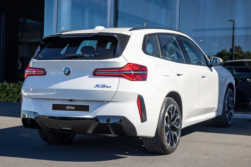 2026 BMW X3 20 xDrive image 3