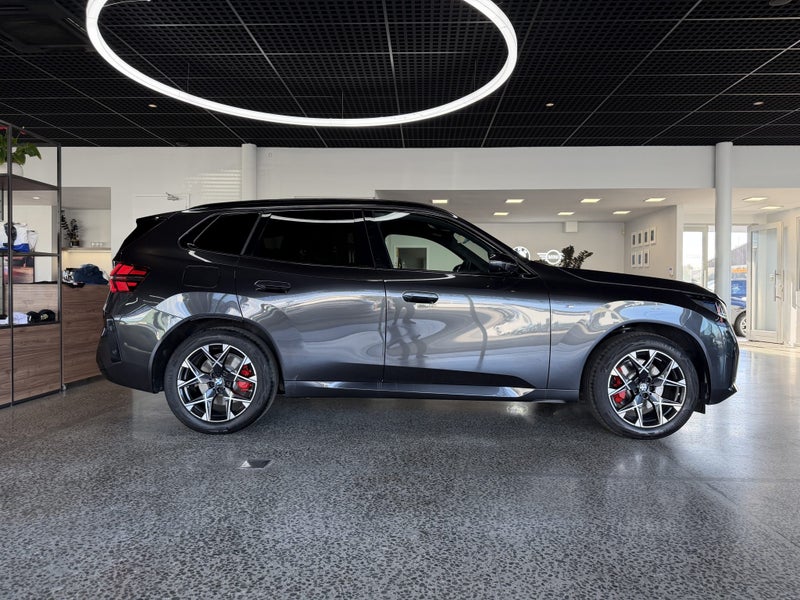 2026 BMW X3 20 xDrive image 3
