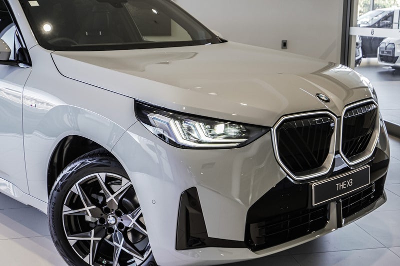 2026 BMW X3 20 xDrive image 3