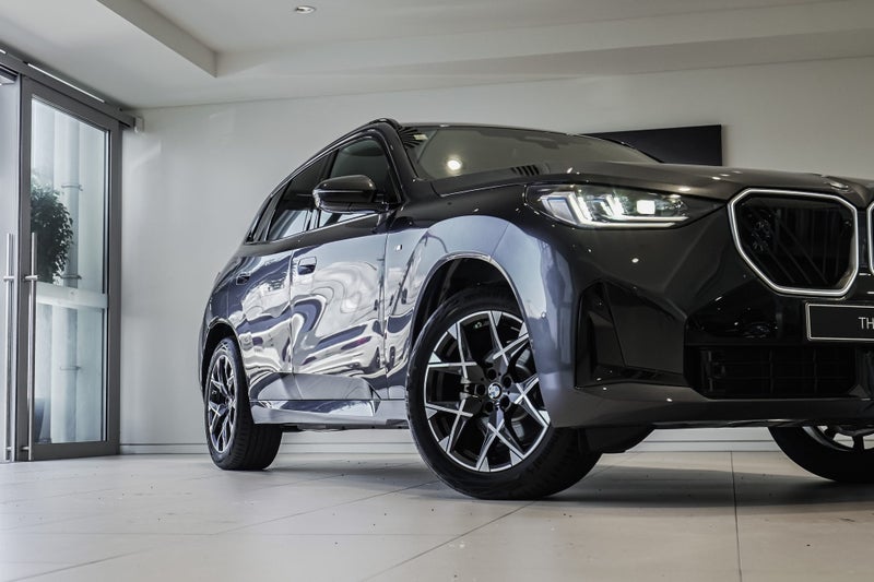 2026 BMW X3 20 xDrive image 2