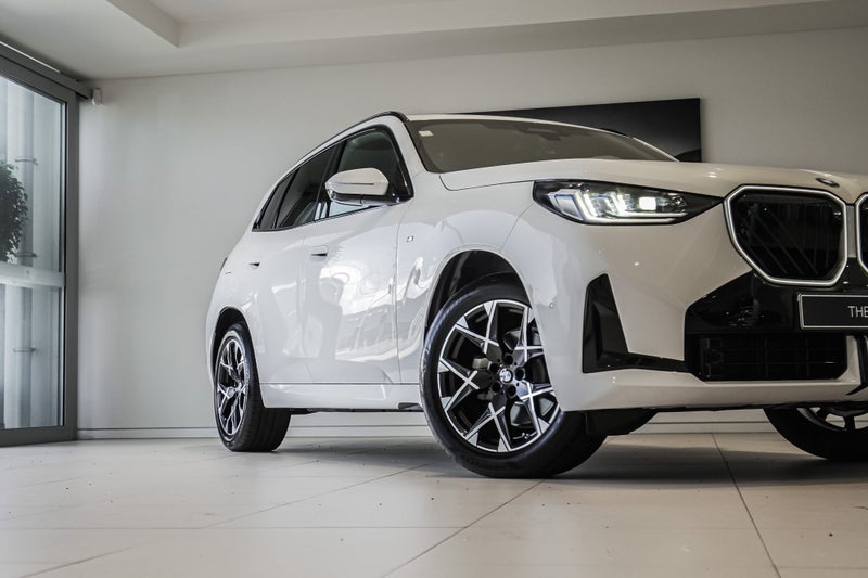 2026 BMW X3 20 xDrive image 2