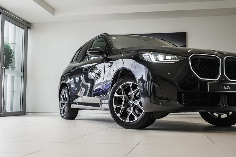 2026 BMW X3 20 xDrive image 2