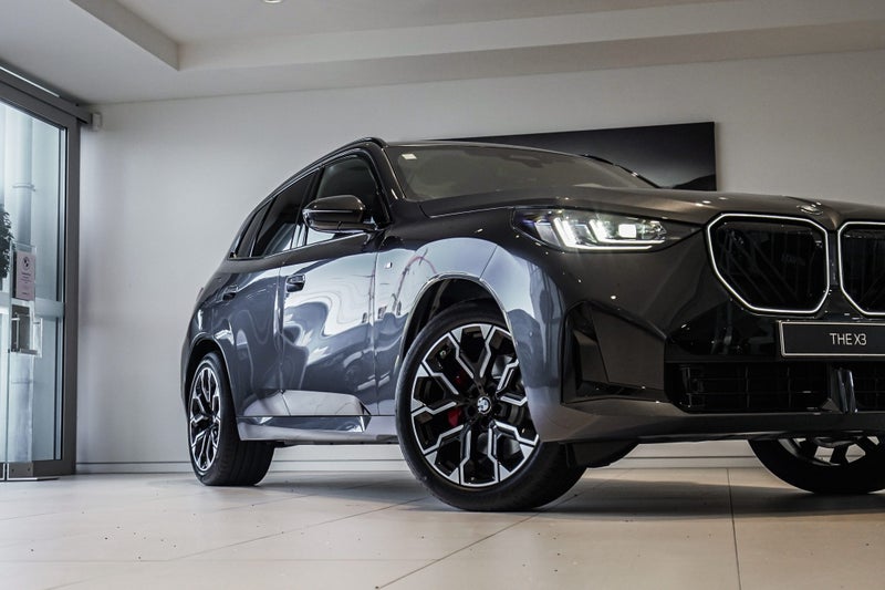 2026 BMW X3 20 xDrive image 2