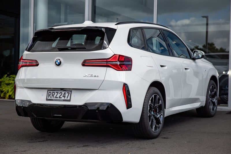 2026 BMW X3 20 xDrive image 3
