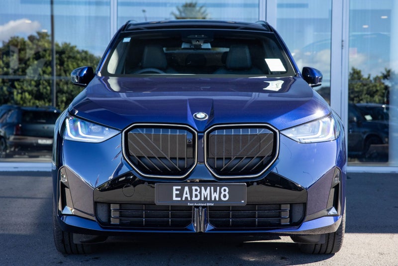 2026 BMW X3 30e Plug-in Hybrid image 2