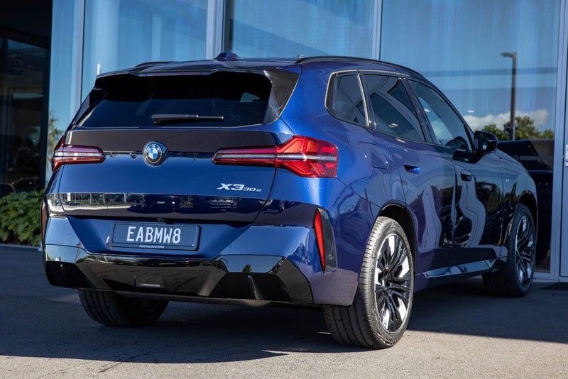 2026 BMW X3 30e Plug-in Hybrid image 3