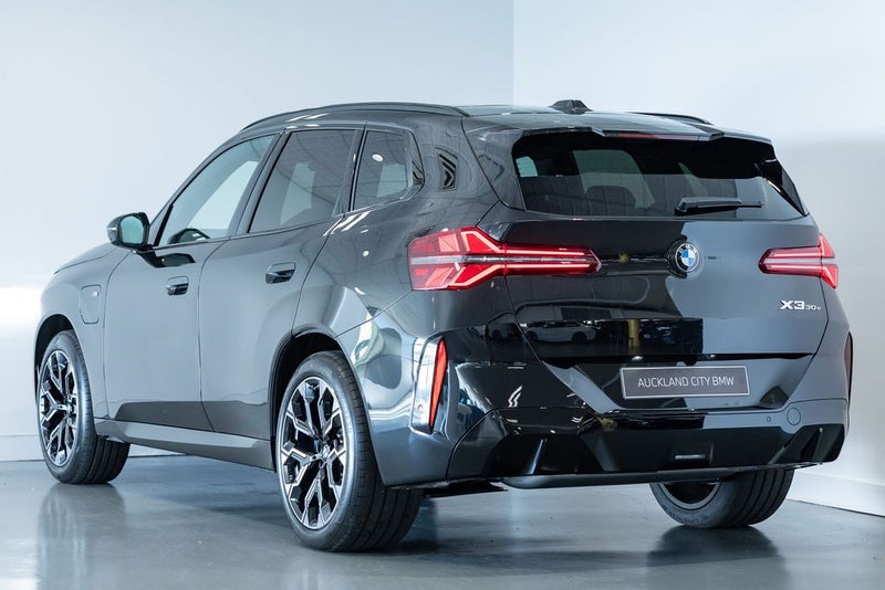 2026 BMW X3 30e xDrive image 5