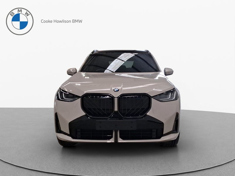 2026 BMW X3 30e xDrive image 2