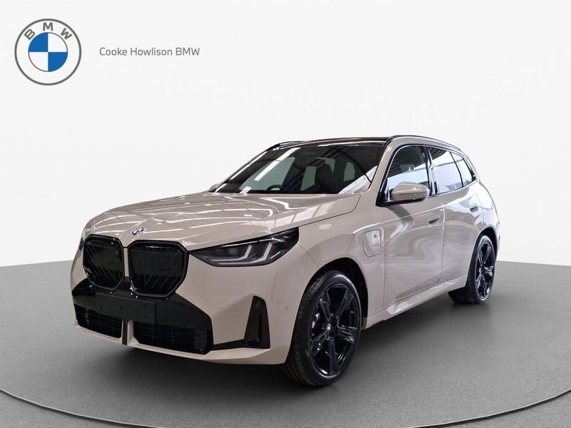 2026 BMW X3 30e xDrive image 3